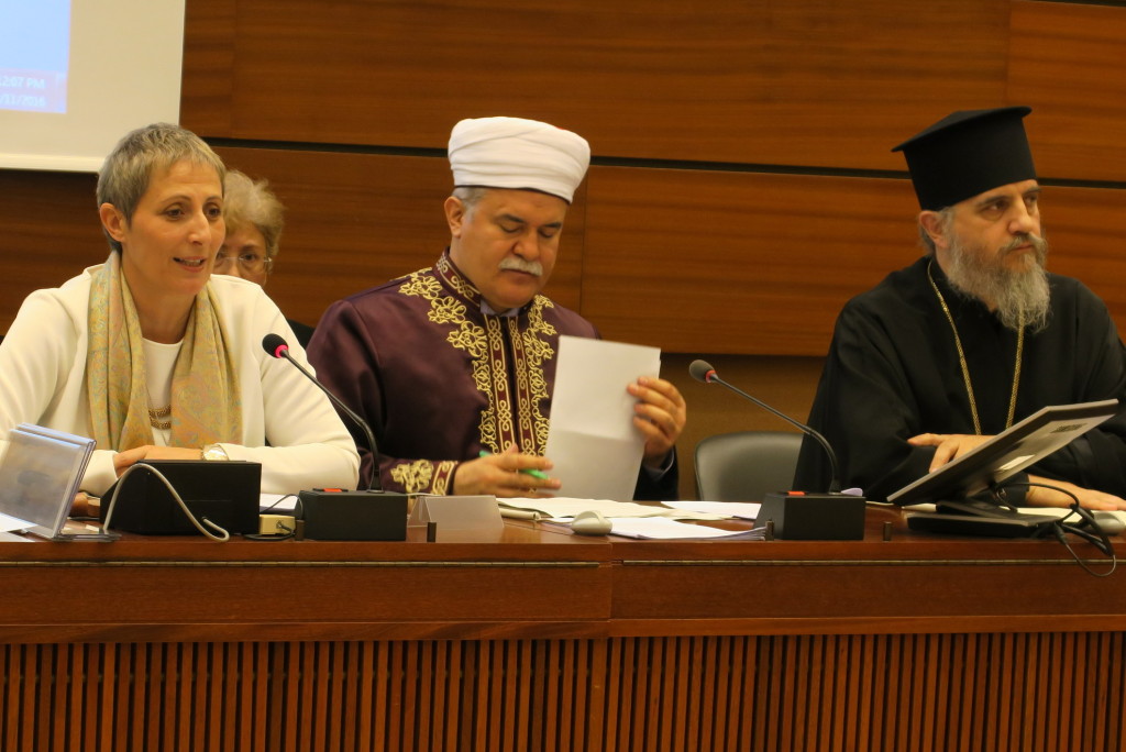Foto: WCC; vasakult: Salpy Eskidjian (kohtumise moderaator), Dr Atalay ja piiskop Porfyrios